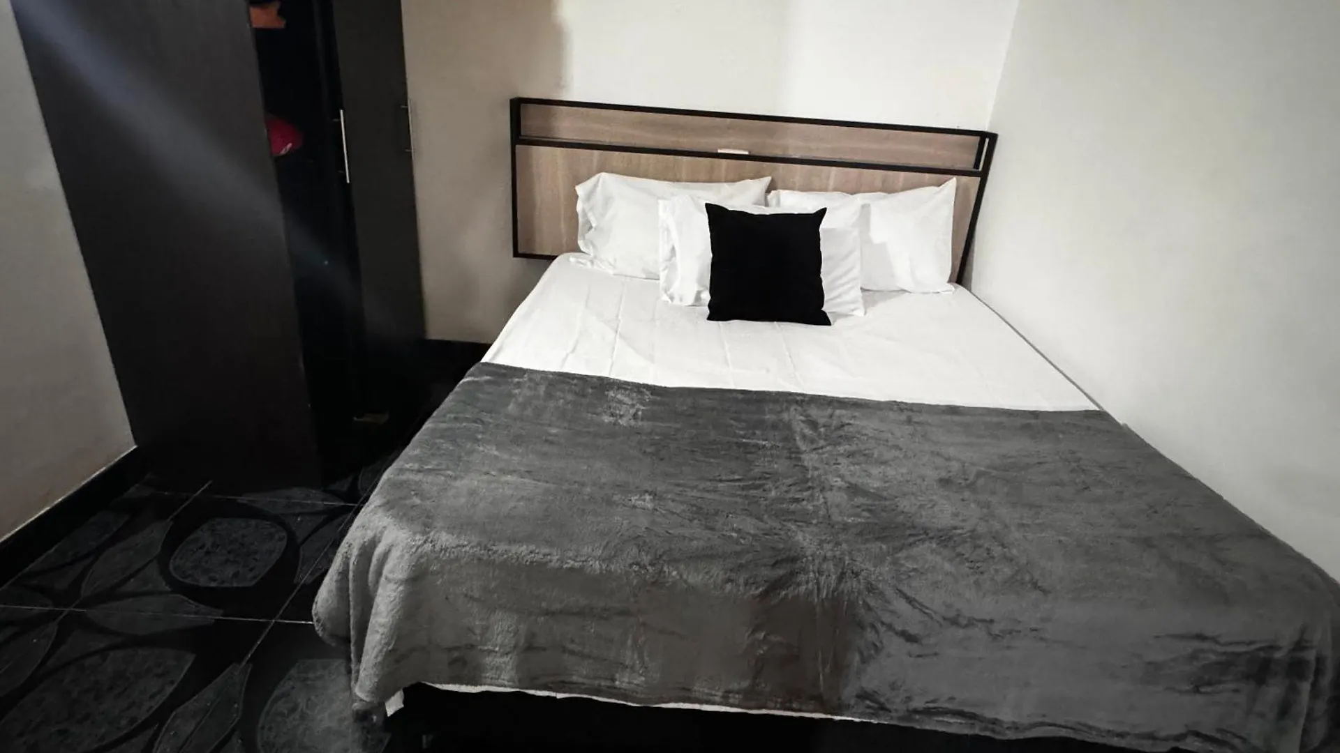 Aparta Suite Torre De Prado 401 Medellin Colombia