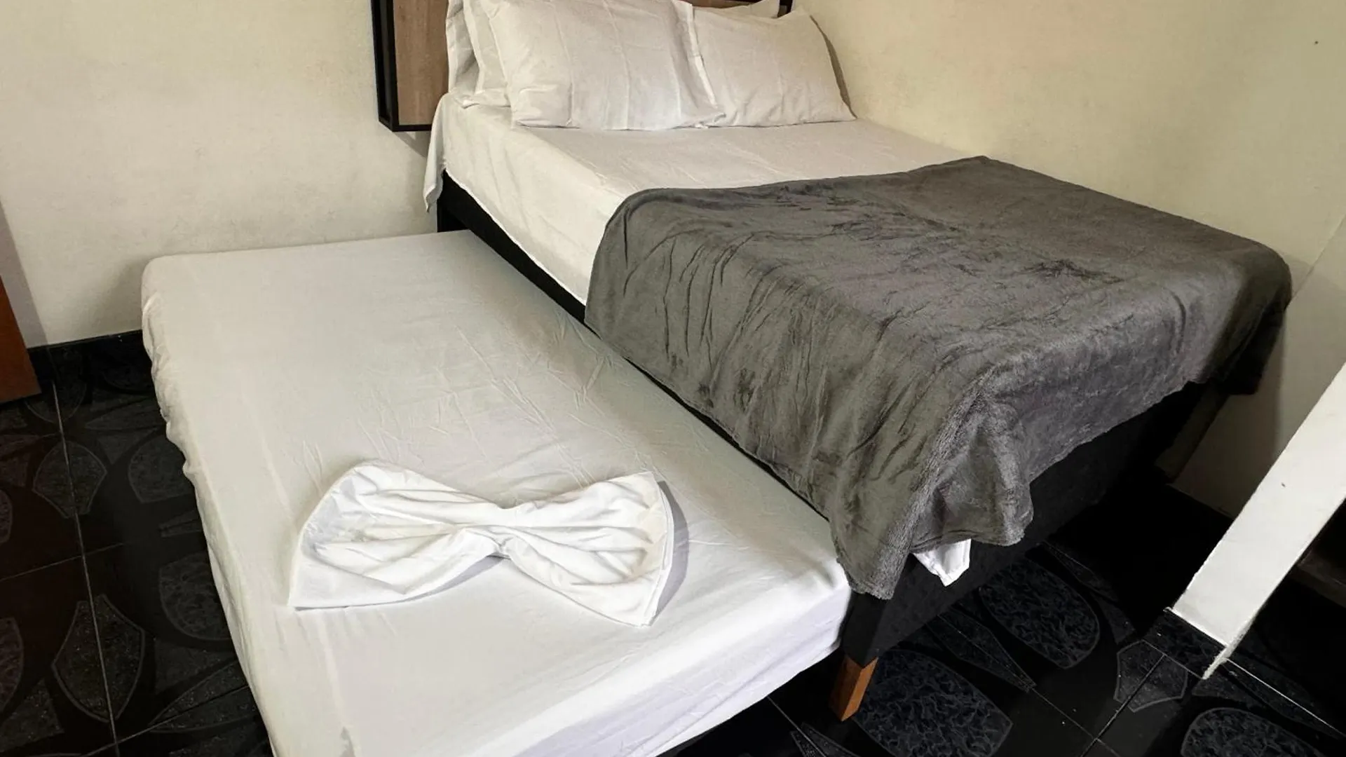 Aparta Suite Torre De Prado 401 Medellin 0*,