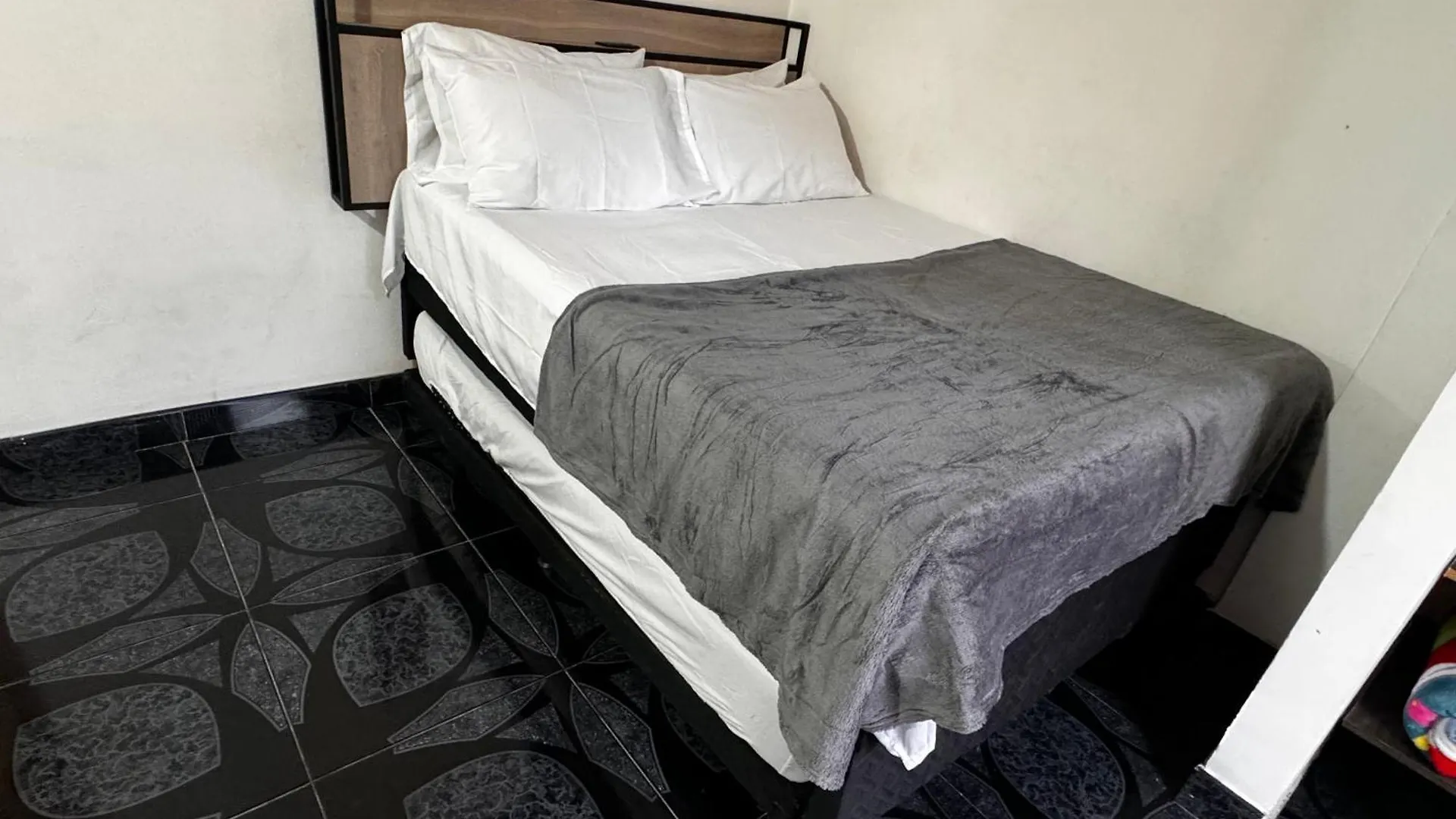 Aparta Suite Torre De Prado 401 Medellin 0*,